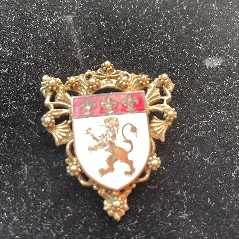 Vintage Coro broach